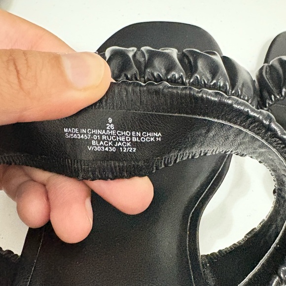 NWOT Old Navy Faux-Leather Strappy Block-Heel Mule Sandals Size: 9 - Picture 10 of 10